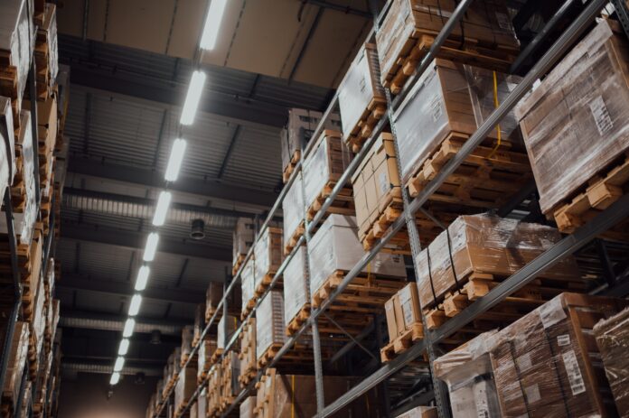 Looking for a Warehouse to Rent? Here's How to Choose One